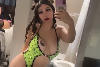 Slim thicc 4'11 latina😍 - Image 8
