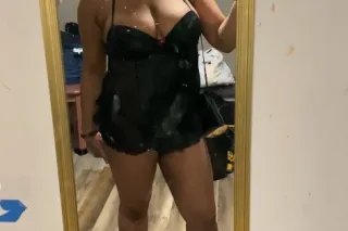 BUSTY BEAUTY COME SPEND SOME TIME - Image 6