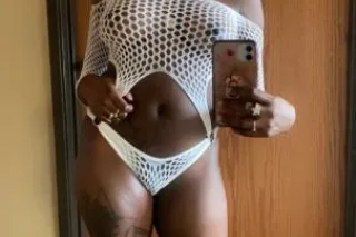 🍫TINY with ALOT to offer.. ☺ -... - Image 1