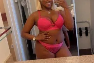 CAN I B UR Valentines Come TREAT🍬🍫🍭 Yourself😉🍫 - Image 5