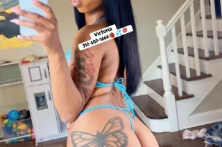 HOSTING OUTCALLS/INCALLS NOW‼🍓... - Image 1