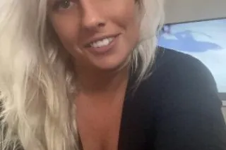 ARE YOU FREEZINGlet Jewelz WARM you up!! Im available for incalls and outcalls - Image 6