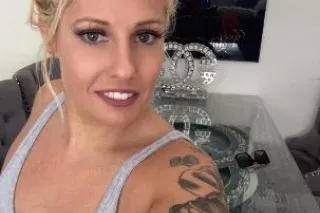 ARE YOU FREEZINGlet Jewelz WARM you up!! Im available for incalls and outcalls - Image 9