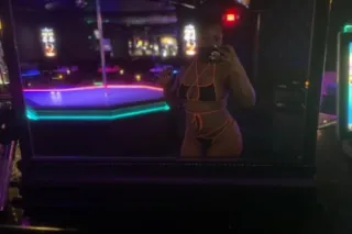 CUM TAKE A SHOT UP MY WET PUSS... - Image 1