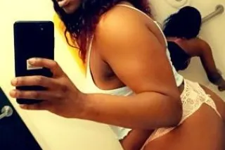 HAPPY NEW YEARS EVE BABES 🥳🥳🥳🥳... - Image 3