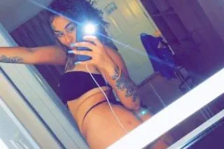 NEW YEAR SPECIAL ✨Golden ✨🌻 Goddess ✨💦 Here For You 😍✨💦 - Image 2