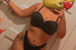 sexy hot latina 🥵🤤🔥🔥 - Image 1