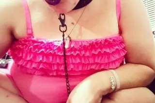 Sexy young woman up for some fun - Image 5