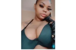good deep throat 💦😘😛🍆 freaky b... - Image 3