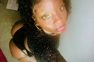 ✨Thick Freak Girl looking 4/Generous/xMature /Gentleman - Image 4