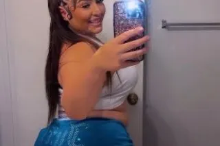 thick latina in town a few nig... - Image 1