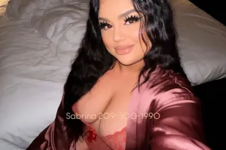 NEW IN TOWN - HAWAIIAN LATINA ... - Image 1