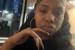 I’m thick 🍑 and want to play 😝... - Image 1