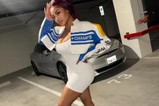 Sexy Siren - Image 2
