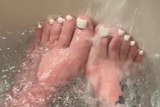 new here satisfy that craving ... - Image 2