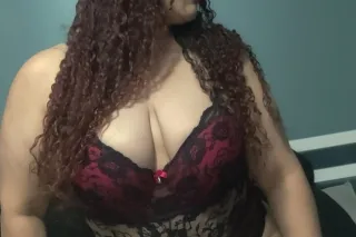 sexy latina visitando la ciudad Irvington - Image 5