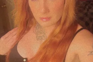 LANSING IN/OUT 😘NEW SEXY RED H... - Image 4