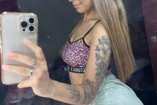 petite and yummy treat 🍭 craving a naughty fuck buddy 😈 - Image 5