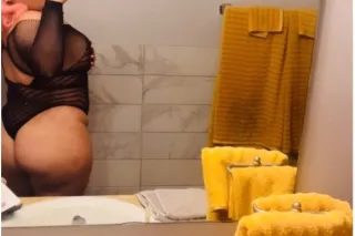 thiccredfyneshyt 😋 Available 2... - Image 1