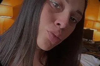 I can fit it all in my mouth✊🏼... - Image 4