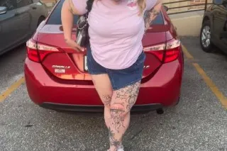 chubby tatted horny babe!!!! 😝 - Image 6