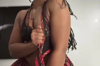 NEW PUSSY IN TOWN 😋💦 spicy dea... - Image 4