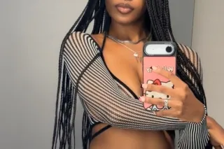 Slim thick chocolate baddie available now 😏👀💦 - Image 4