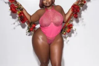 🍭🍬🎂 Birthday girl🥂....looking ... - Image 1