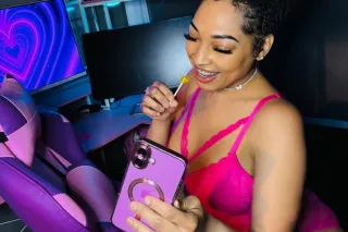 ✨✨See What Everyone’s Smiling About 💦 - Image 2