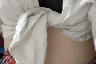 Thick thighs looking to warm y... - Image 3