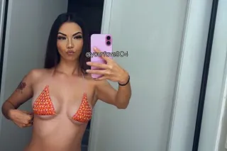 NEW GIRL NEXTDOOR 😘 - Image 1