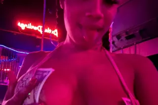 CUM SEE THIS PUSSY FULLY NUDE ... - Image 2