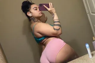 ACTIVE AND ATTRACTIVE ONLY HERE FOR A FEW DAYS💕😻 - Image 1