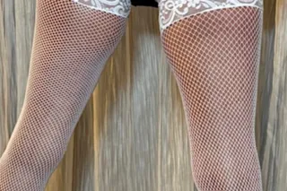 Sexy Smart Bombshell Blonde - Image 2