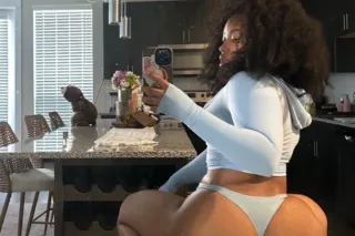 Thick Caramel Redbone🥰 - Image 3