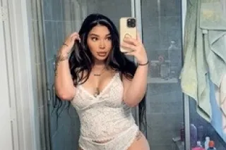 🔥Sexy Young Hottie 🔥 Curvy & F... - Image 3