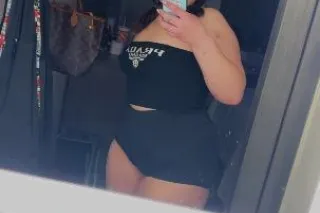 I LOVE TO PLEASE 👅 BIG BOOTY L... - Image 4