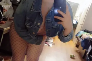 👀THICK ASS,WETT PUSSy..LETS PL... - Image 1