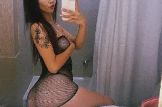 NEW GIRL IN TOWN 😘 - 25 - Image 4