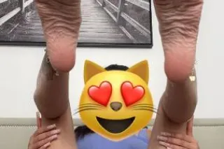 Spicy Mami With The Pretty Fac... - Image 1