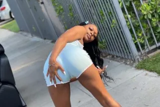sensual sexy and alot of fun -... - Image 1