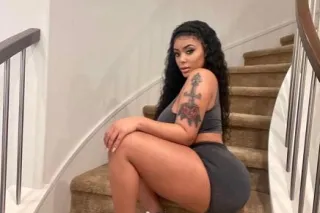 Hot & Horny Wet & tight 😋🤫😉 - Image 1
