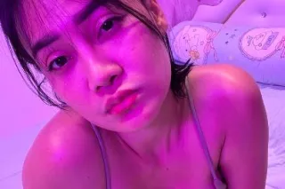Your Busty Thai Goddess Sienna... - Image 1