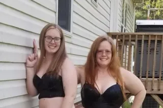 💯HOT &amp; SEXY REAL DUO 💯 MOM &amp; DAUGHTER - Image 5