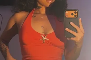💋NEW IN TOWN CUM GET THE JUICY... - Image 1