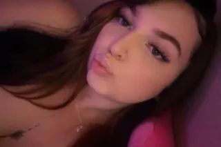 FREAKY Sexy PAWG 🍑💦 Cum Enjoy ... - Image 3