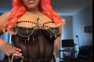 im back😩 2 girl special - Image 5
