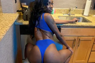 Ms.Bad2TheBone🏆😍 Petite and Freaky👅 Incalls - Image 1