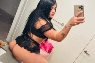 Hey papi, its me Sophia Back in the city - Image 2