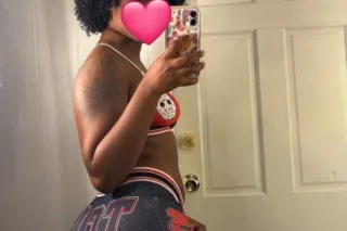 curvy, chocolate, coconut ches... - Image 1